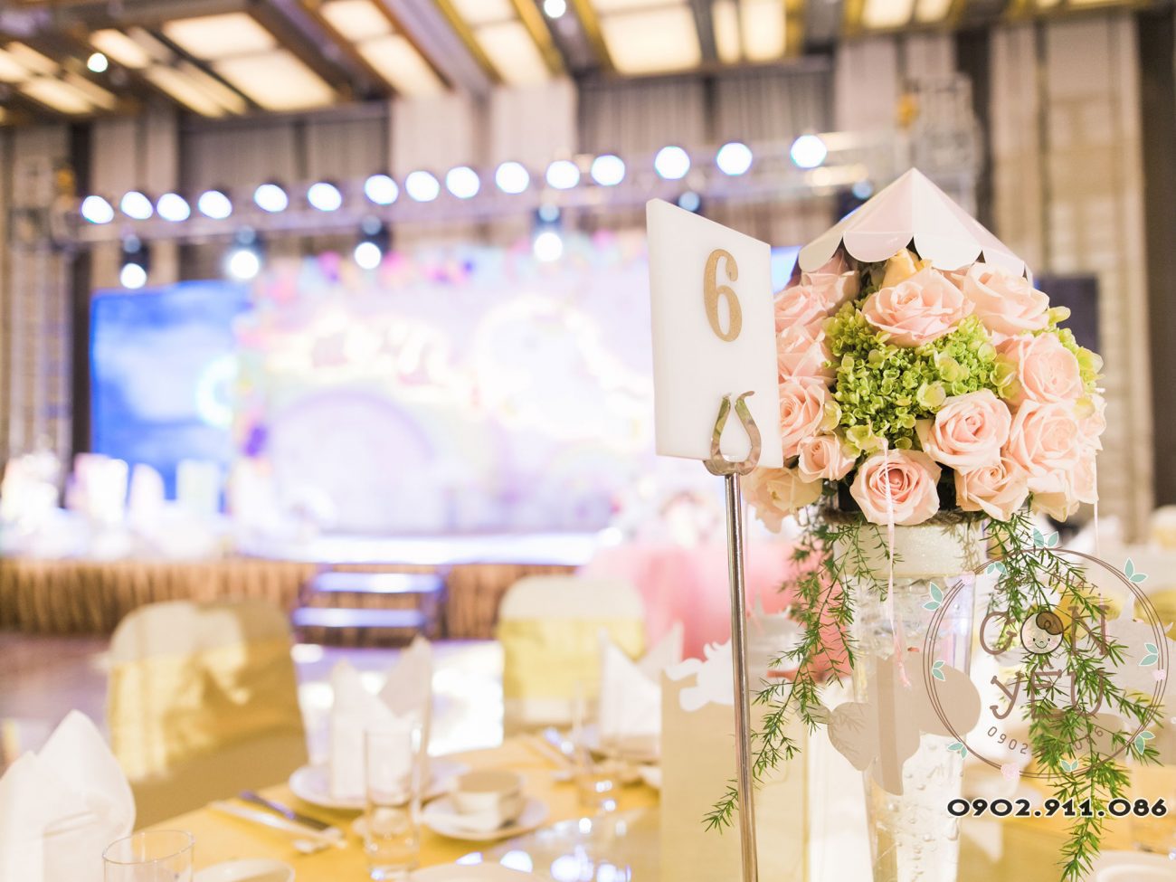 Trang trí thôi nôi chủ đề Unicorn cho bé Ái My