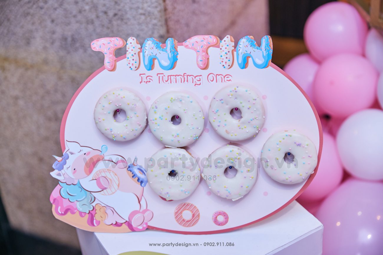 Trang trí sinh nhật bé gái chủ đề Donut - Bảo Hân