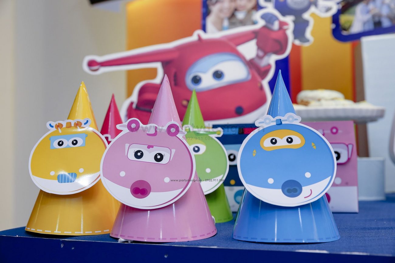 Trang trí sinh nhật bé trai chủ để Super wings