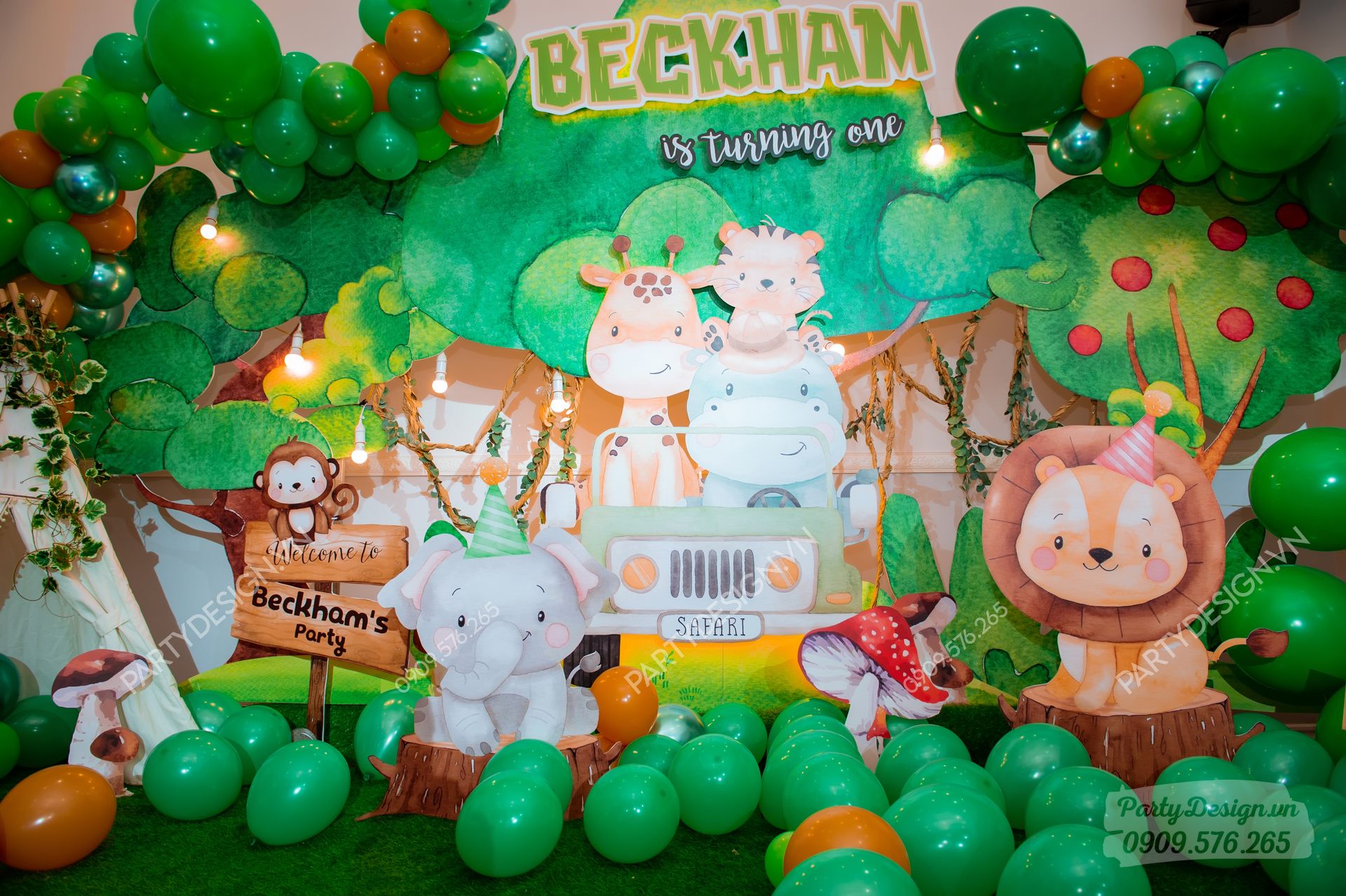 Trang trí sinh nhật chủ đề Safari Rừng Xanh - bé Beckham