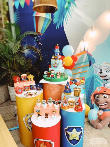 Bục, bàn gallery trang trí sinh nhật bé trai chủ đề Paw Patrol