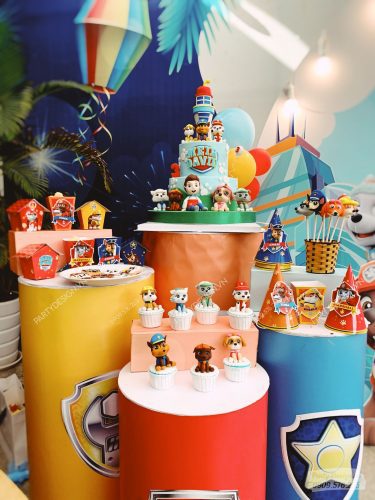 Bục, bàn gallery trang trí sinh nhật bé trai chủ đề Paw Patrol