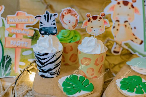 Bánh cupcake sữa tươi đầu hươu, ngựa vằn, sư tử