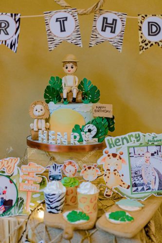 Bánh kem Fondant chủ đề Safari bé Henry