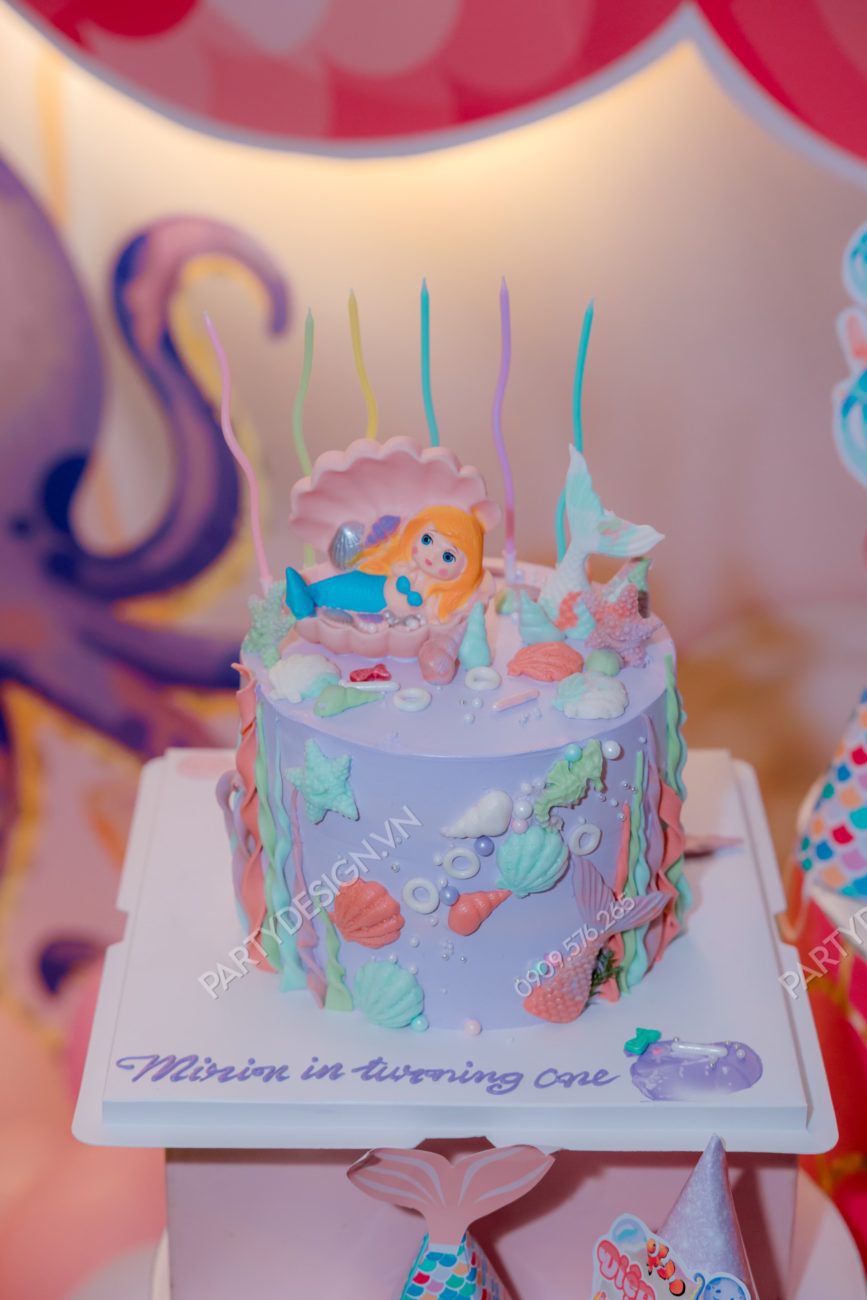Bánh kem sinh nhật chủ đề nàng tiên cá bé Mirin