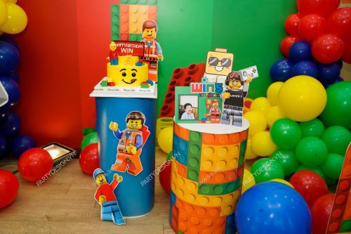 Khu vực decor trang trí sinh nhật chủ đề Lego - bé Win
