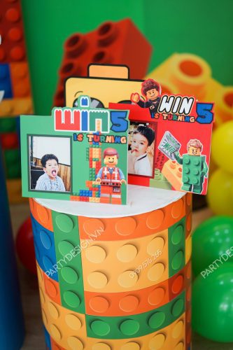 Khung hình trang trí sinh nhật chủ đề Lego - bé Win