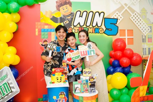 Trang trí sinh nhật chủ đề Lego - bé Win