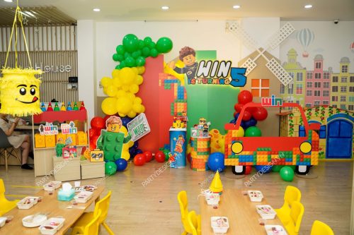 Trang trí sinh nhật chủ đề Lego - bé Win