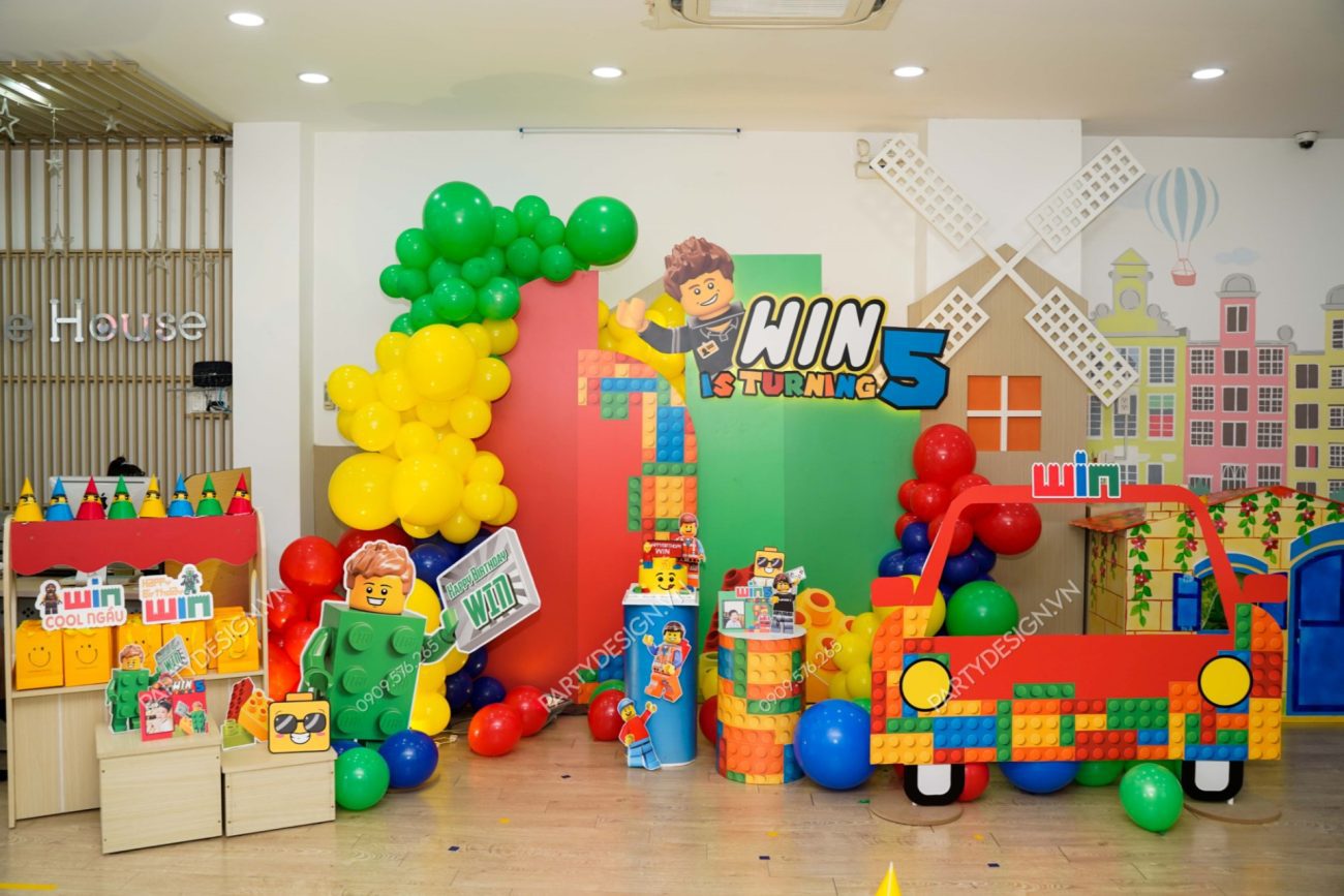 Trang trí sinh nhật chủ đề Lego - bé Win-partydesign.vn