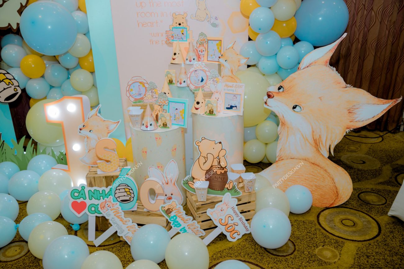Góc trang trí tiệc sinh nhật chủ đề Gấu Pooh - bé Minh Nhật