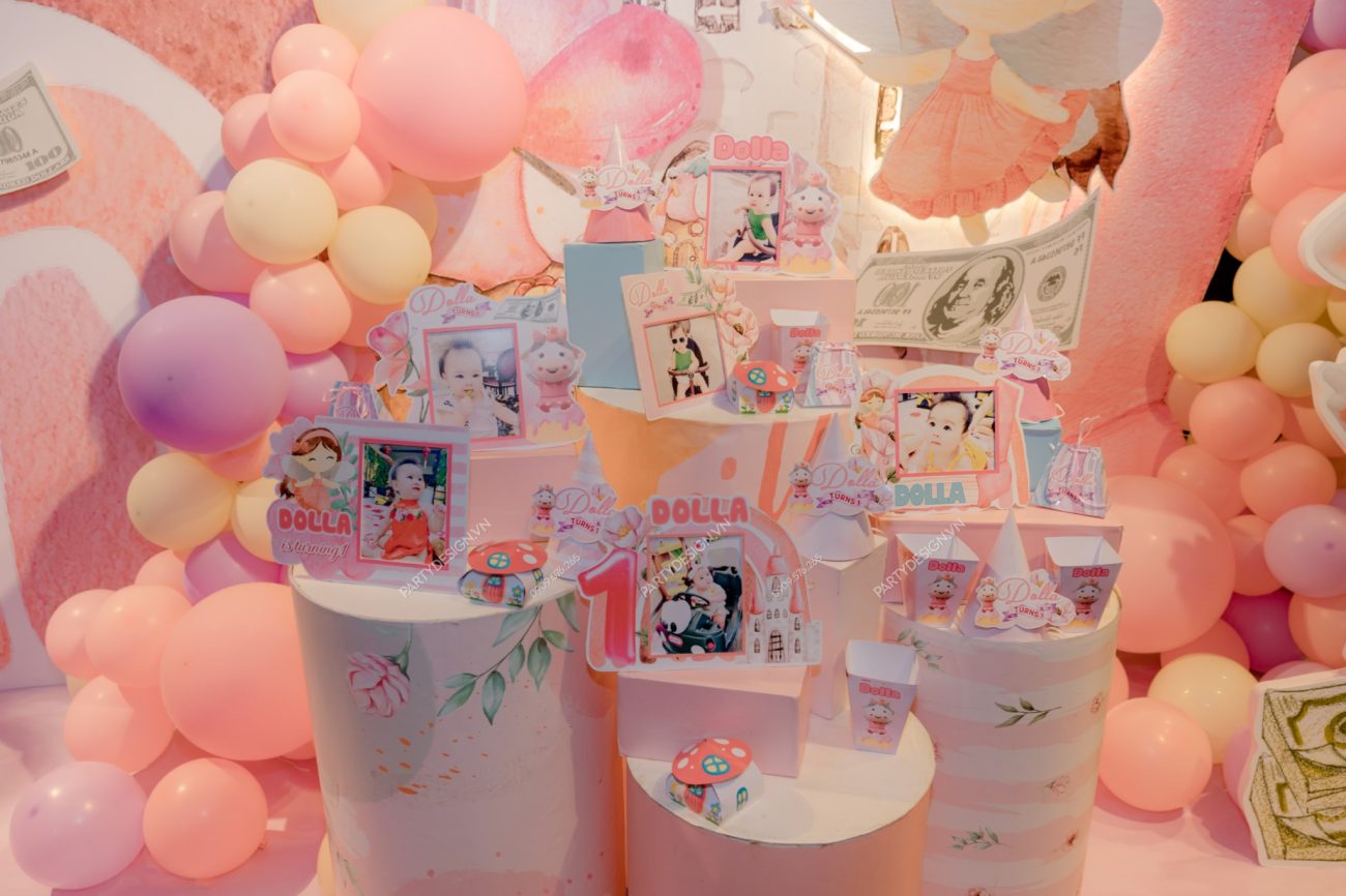 Khung hình, hộp bắp và nón trang trí tiệc sinh nhật chủ đề Công chúa & Dollar - bé Dolla