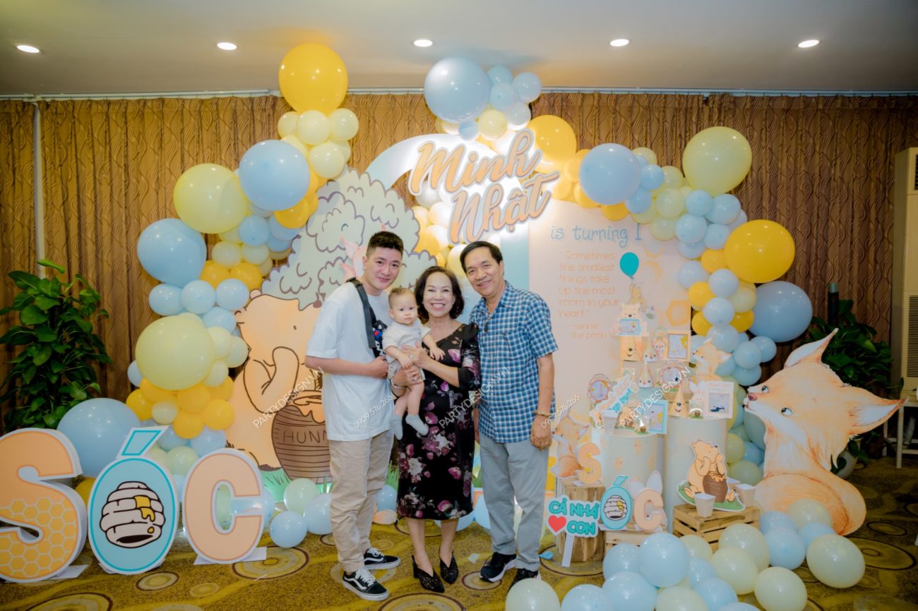 Trang trí tiệc sinh nhật chủ đề Gấu Pooh - bé Minh Nhật