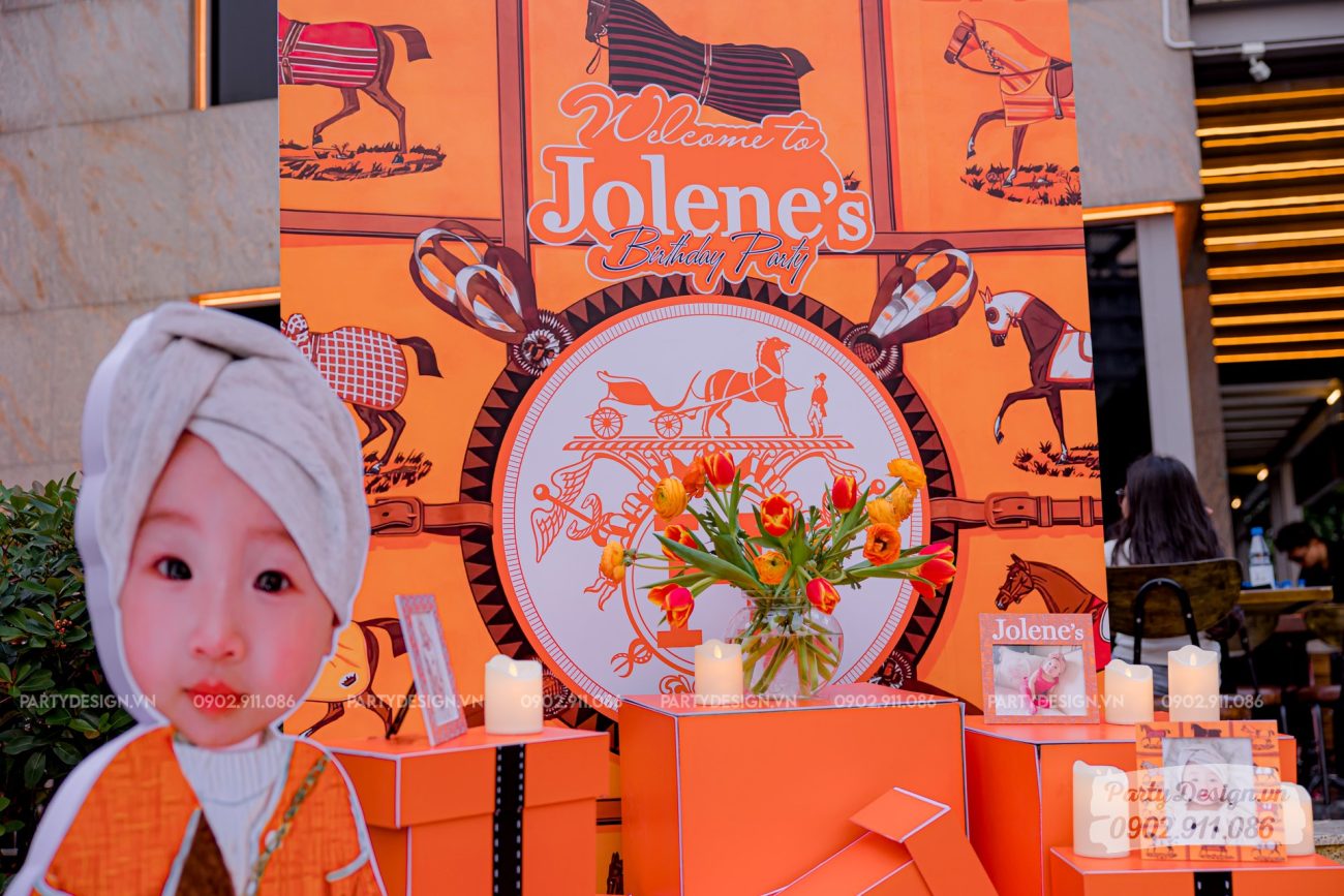 Backdrop trang trí tiệc sinh nhật chủ đề Hermes - bé Jolene