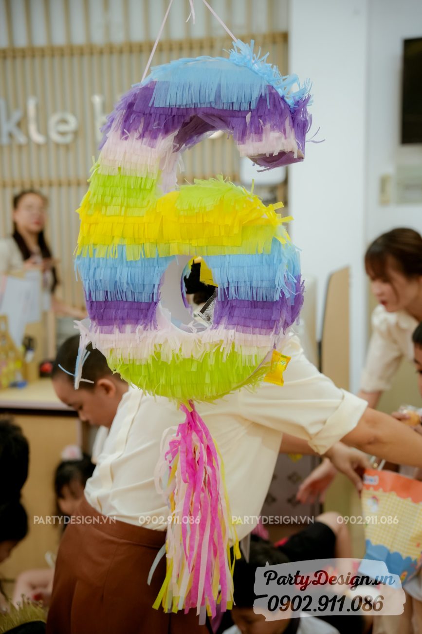 Pinata trang trí sinh nhật chủ đề Xin chào Jadoo - bé Bơ