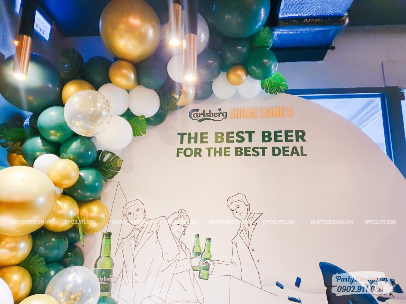 Backdrop trang trí tiệc The Best Beer For The Best Deal - Shark Tank, tone màu xanh lá, vàng gold bia Carlsberg (3)
