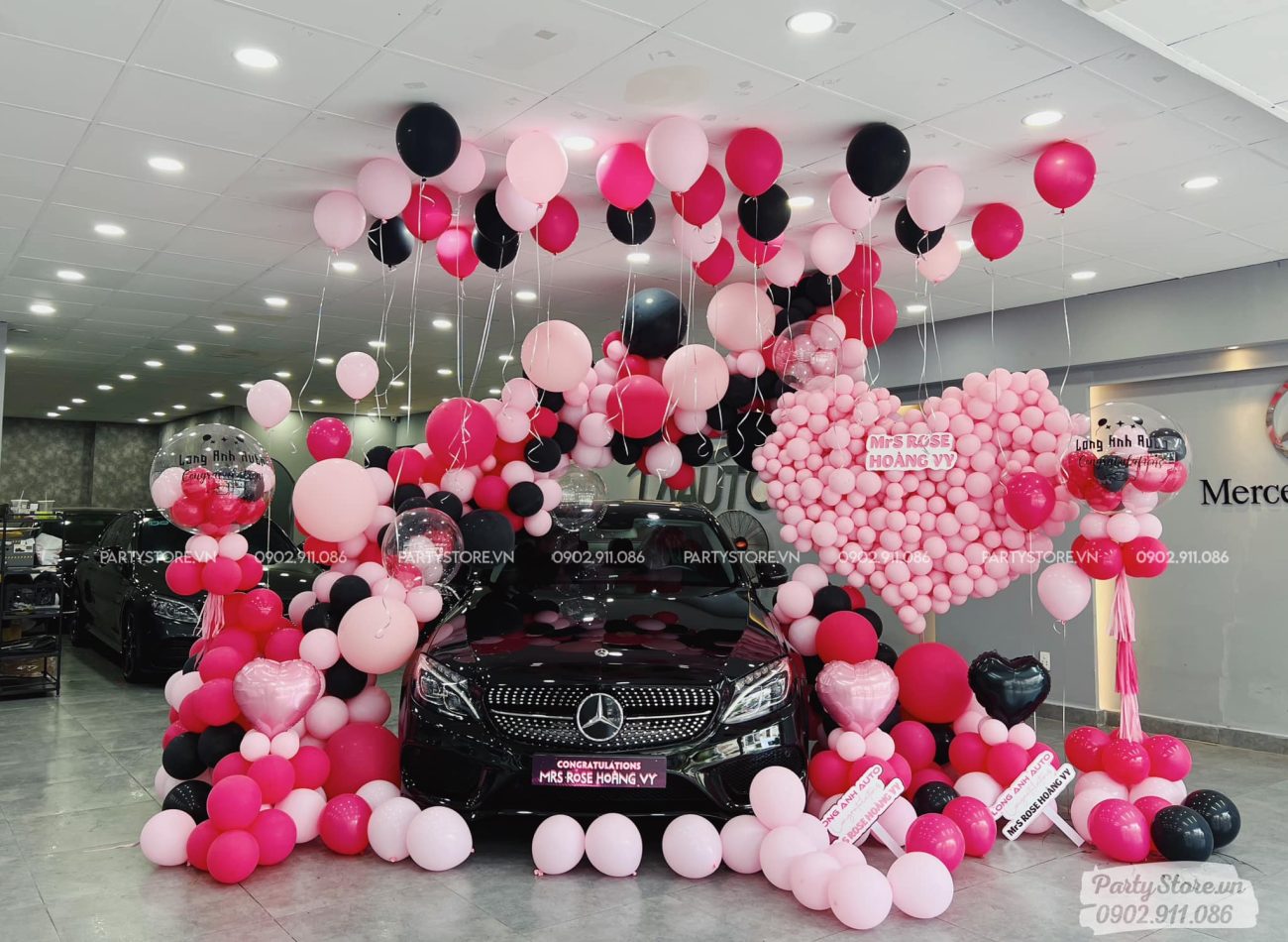 Trang trí nhận xe hơi với bong bóng hồng và đen, bóng bay helium