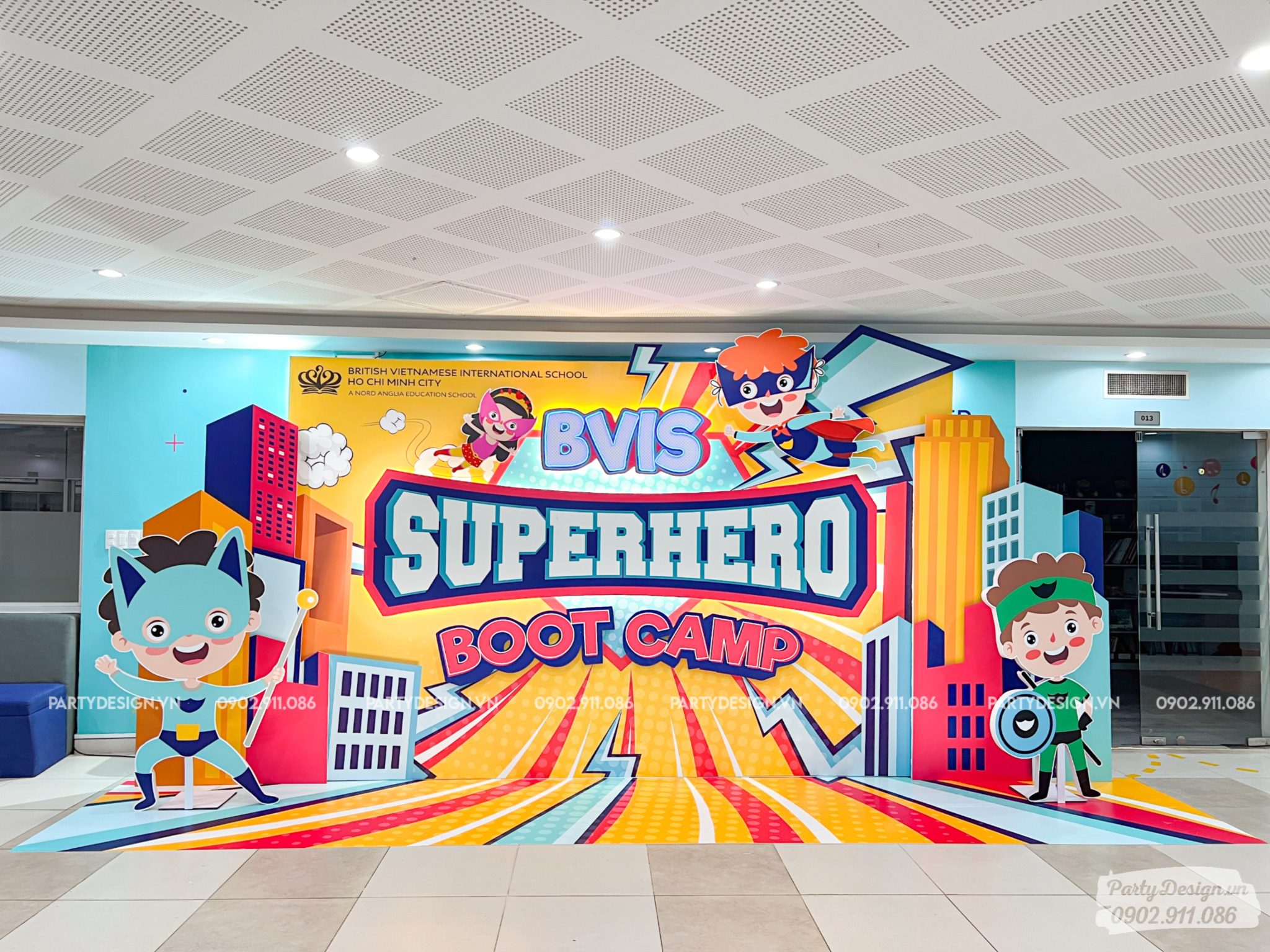 Trang trí backdrop sự kiện Superhero Boot Camp tại trường BVIS - chủ đề siêu anh hùng