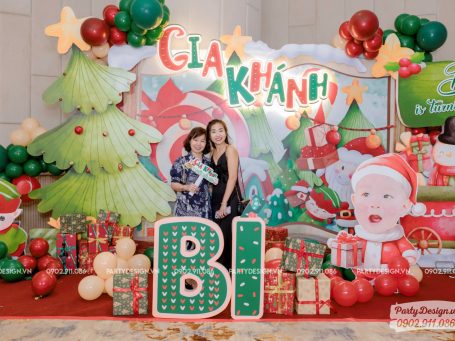 Backdrop trang trí chủ đề Giáng Sinh, Xmas mừng thôi nôi bé Gia Khánh