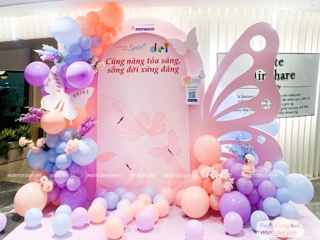 Trang trí backdrop quốc tế phụ nữ tone hồng tại Suntory Pepsico