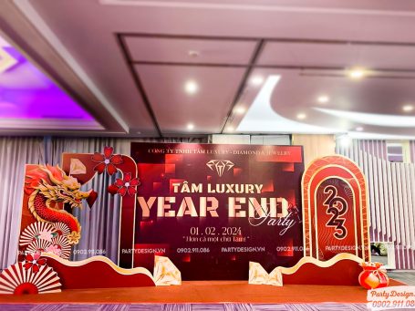 Trang trí year end party, tất niên tone màu đỏ, vàng gold - Tâm Luxury (2)