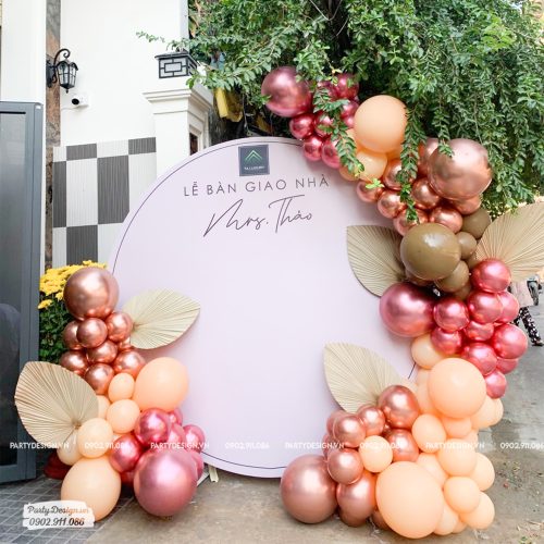 Backdrop tròn kèm line bóng, tone màu boho, màu kem, hồng rose gold